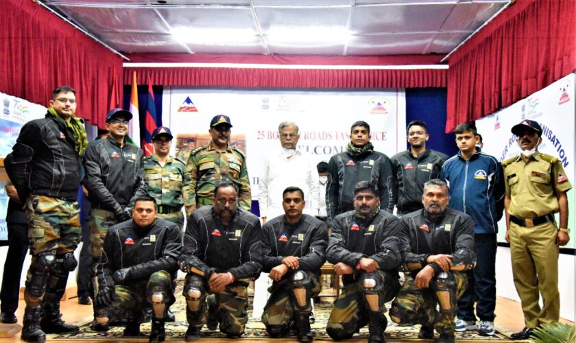 Experience the excitement of the India@75 BRO Motorcycle Expedition! Learn about the incredible 10,000 km journey.