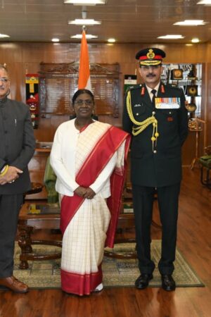 PRESIDENT VISITS HEADQUARTERS