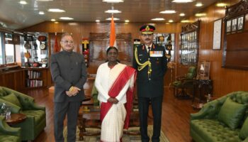 PRESIDENT VISITS HEADQUARTERS