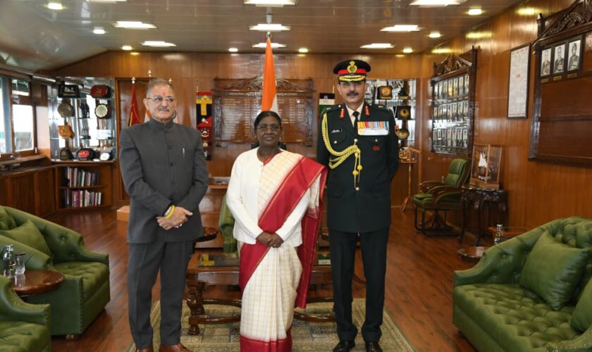 PRESIDENT VISITS HEADQUARTERS